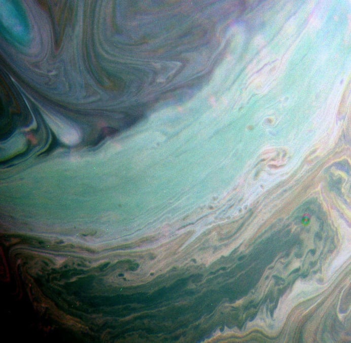 La sonde Cassini survole la planète géante et ses lunes depuis déjà douze ans.