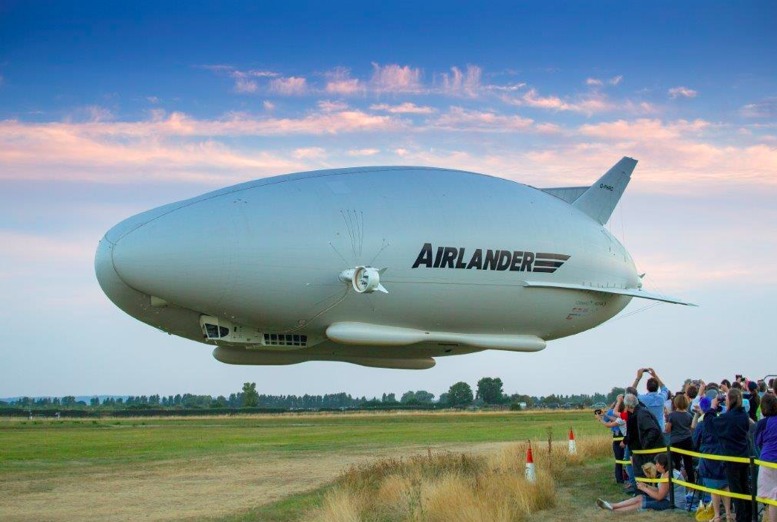 Le Airlander 10 a effectué son vol inaugural le 17 août 2016