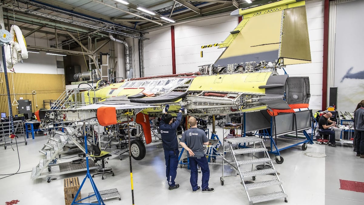 Le premier Gripen Brésilien est en cours d'assemblage en Suède.