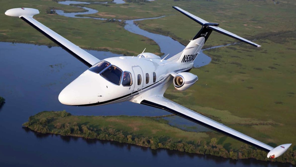 L'Eclipse 550 va connaître une nouvelle version, avec une capacité carburant augmentée et un nouvel empennage et une nouvelle voilure.