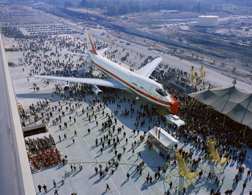 Le premier Boeing 747 est sorti d'atelier le 30 septembre 1968.