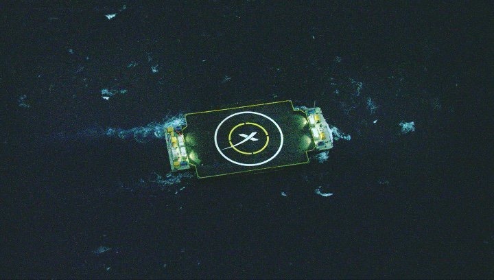 La barge de SpaceX sur laquelle le premier étage du Falcon 9 est attendue ce soir après le lancement de Thaicom 8.