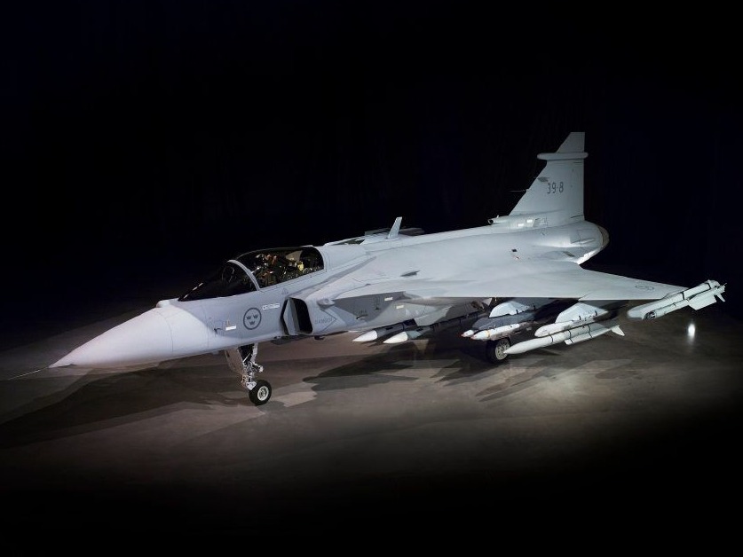 Le premier Gripen E a été présenté le 18 mai 2016