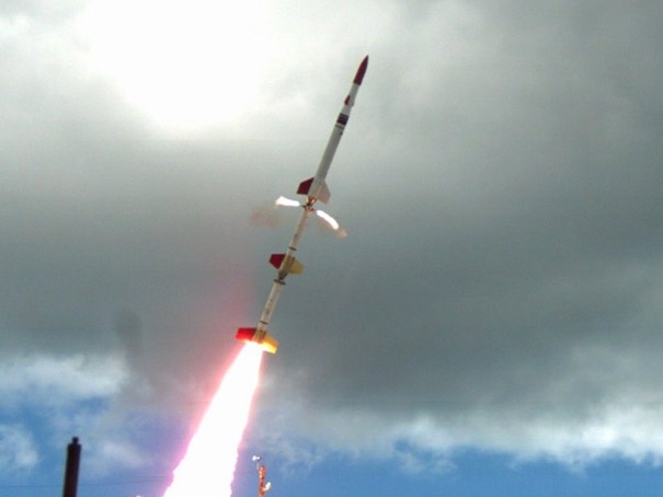 L'un des tirs de Hifire effectués depuis le polygone de tir de missiles de Hawaii.