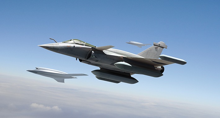 Vue d'artiste d'un "super Rafale" en patrouille avec des drones de combat.