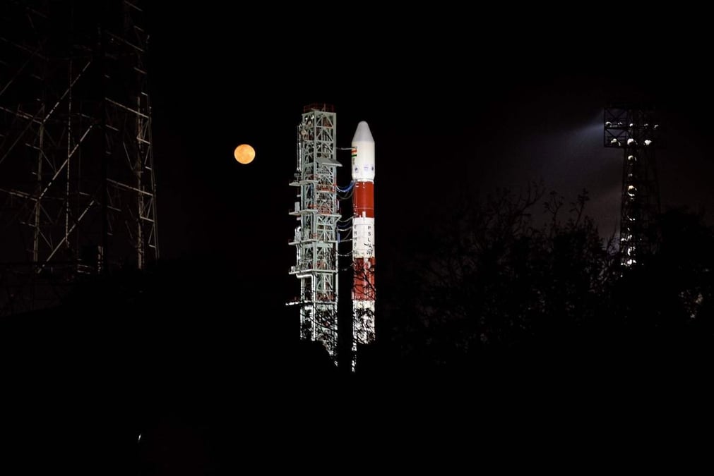 Veille du vol inaugural du PSLV DL, à Sriharikota.