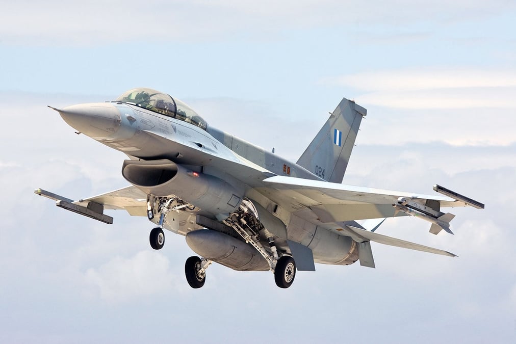 Le Pakistan mais également l'Inde sont intéressés par l'achat de F-16. Lockheed Martin envisage même d'établir une chaîne d'assemblage en Inde.
