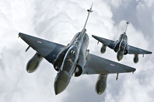 Les Mirage 2000 seront affectés à terme à l'opération Barkhane, tandis que les Rafale eux seront déployés sur le théâtre de l'opération Chammal.
