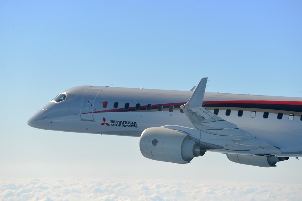 Le MRJ de Mitsubishi a repris ses essais en vol le 10 février 2016.
