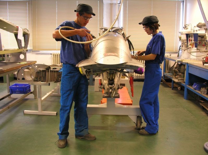 Le lycée Airbus forme 350 jeunes par an aux métiers de la production.