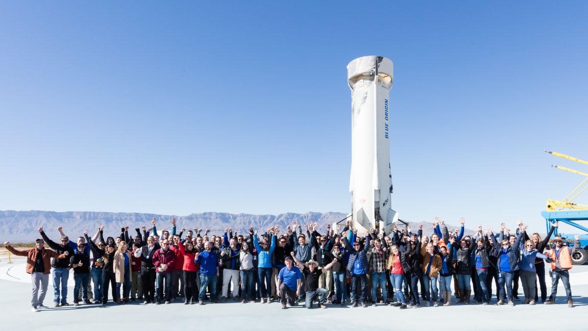 Photo de famille des participants à la Mission 10