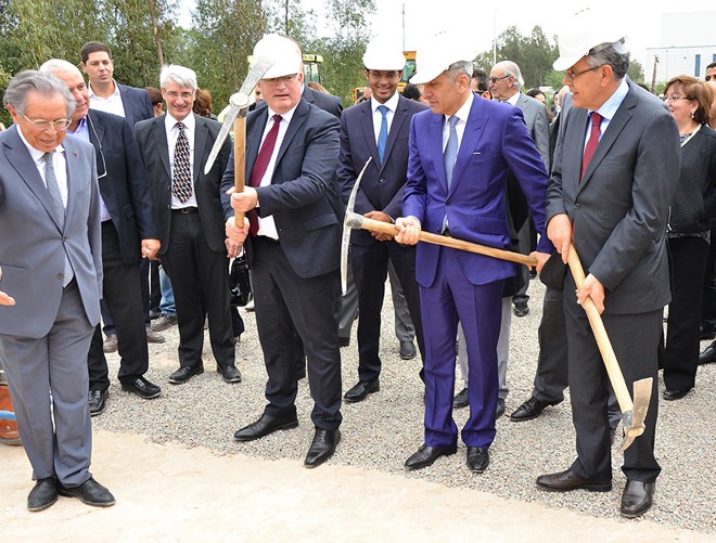 Pose de la première pierre de la nouvelle usine à Casablanca.