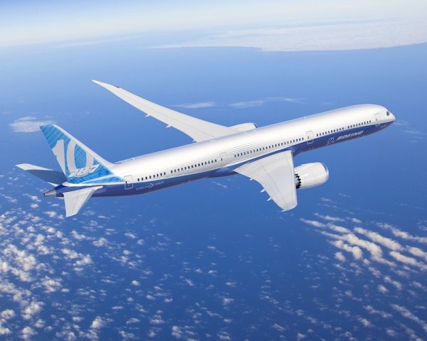 Le Boeing 787-10 doit faire son premier vol en 2017 et entrer en service l'année suivante.
