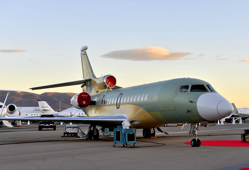 Dassault présente son Falcon 8X à la NBAA 2015.