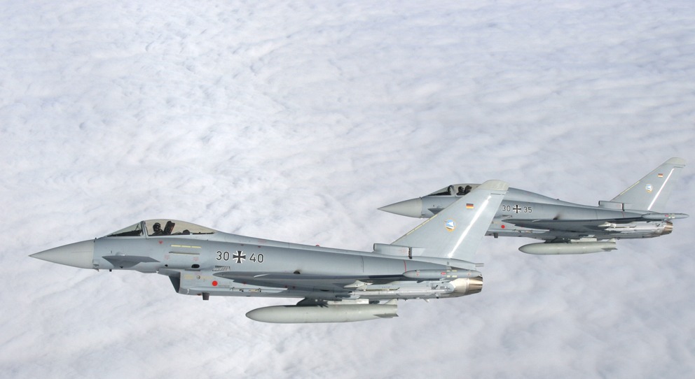 Les réservoirs externes et largables sont pour le moment soumis à utilisation restreinte sur les Eurofighter allemands.