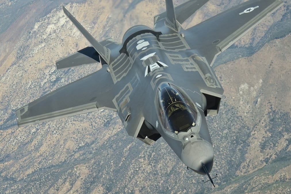 Le F-35 a finalement été retenu par le Danemark face aux F/A-18 et Eurofighter Typhoon, après réévaluation, pour le remplacement de sa flotte de F-16.