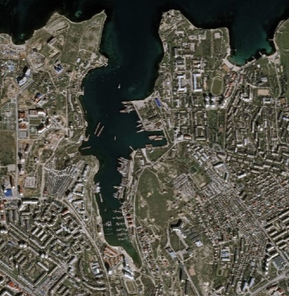 Le port de Sébastopol observé par Pléiades.