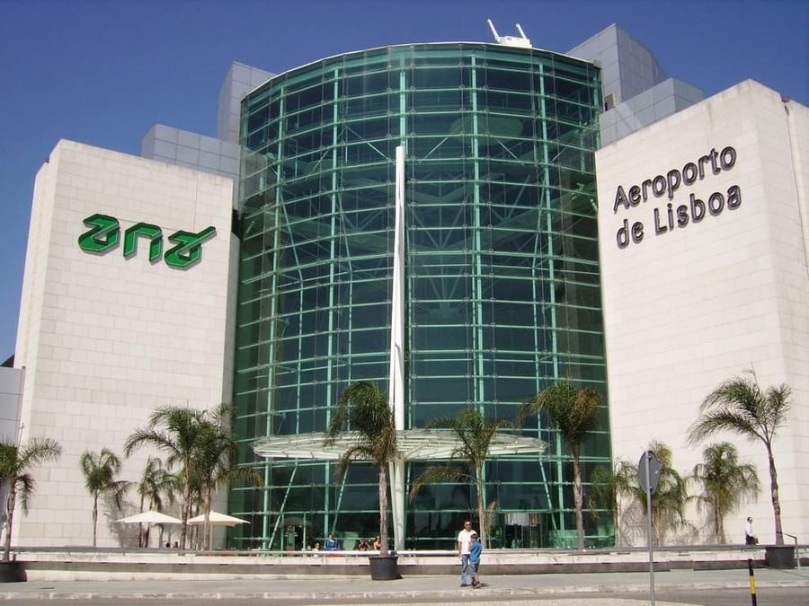 La façade de l'aéroport de Lisbonne Humberto Delgado
