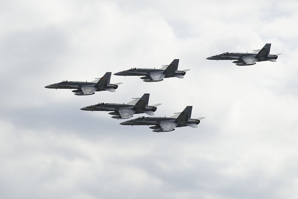 Le Canada a déployé des CF-18 Hornet en Roumanie.