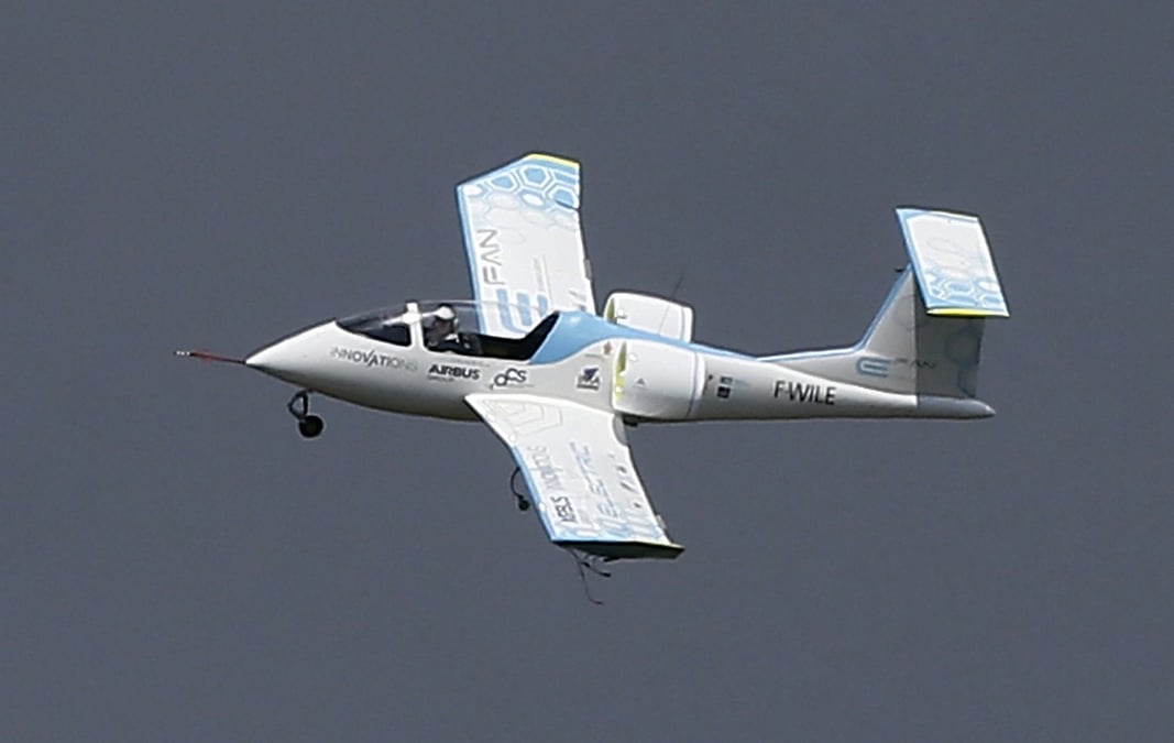 Le prototype d'avion électrique E-Fan va tenter de traverser la Manche le 10 juillet.