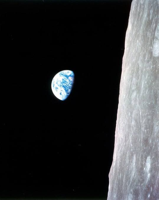 "Nous avons parcouru tout ce chemin pour explorer la lune, et le plus important est que nous ayons découvert la Terre"