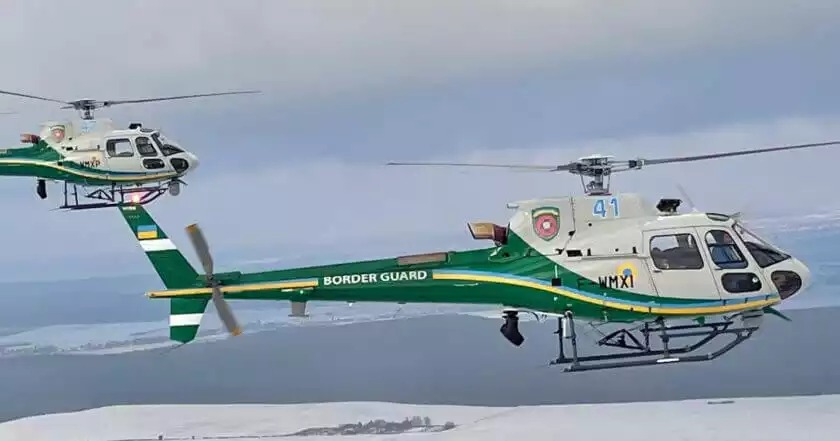 Deux hélicoptères H125 Ecureuil des Garde-frontières ukrainiens (SBGS).