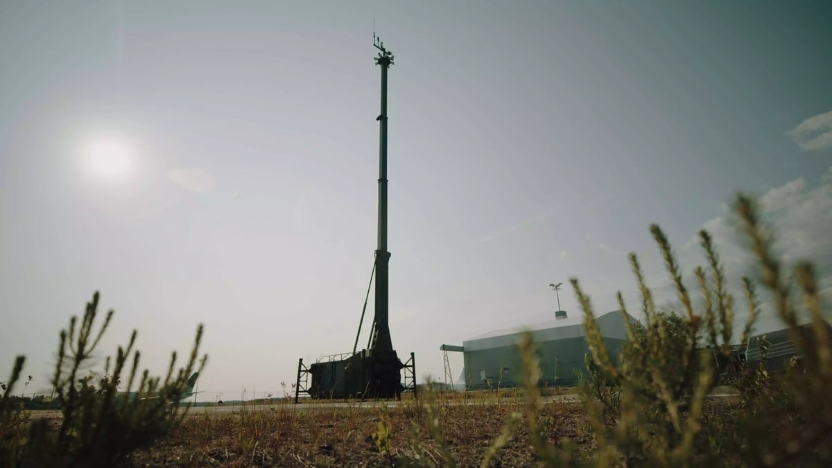 r-twr_deployable_mast_shelter