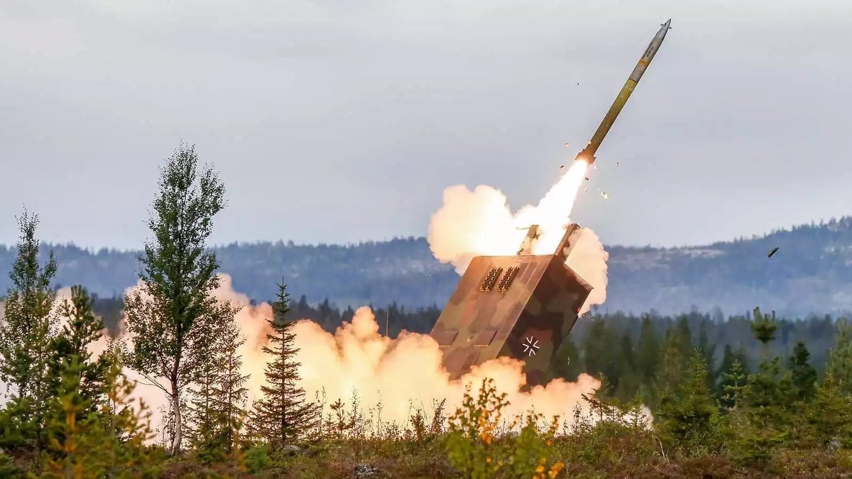 raketenwerfer-mars-ii-schiesst-rakete-ab