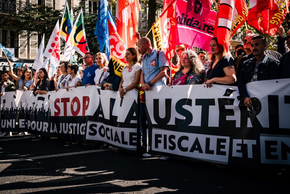 Selon le ministère de l'Intérieur, 451 789 personnes ont défilé en province et 55 000 à Paris. La CGT revendique pour sa part plus d'un million de participants.