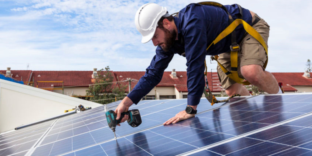 La société JPME est sous surveillance pour ne pas avoir payés bon nombre de clients auxquels elle a racheté l'électricité photovoltaïque produite sur leur toiture et non auto-consommée.