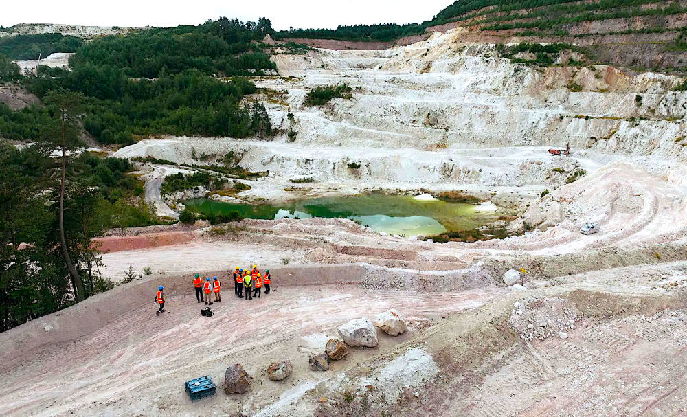 La carrière de kaolin à Beauvoir dans l'Allier est riche en lithium, l'un des métaux critiques qui intéressent l'Europe.