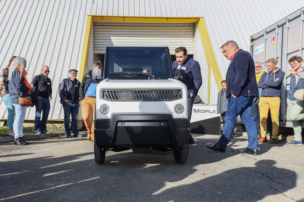 La startup Midipile présente son micro-utilitaire électrique fabriqué en Charente.