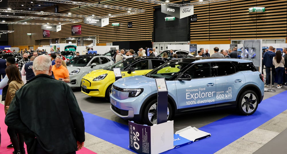 Le salon automobile de Lyon 2025 a enregistré une fréquentation record avec 98 454 visiteurs, soit une augmentation de 30 % par rapport à l’édition de 2023.