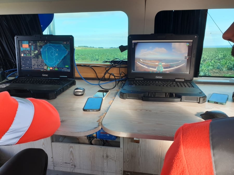 Un vol de démonstration de la solution par drone solaire de surveillance de la biodiversité marine sur le parc éolien en mer de Saint-Brieuc, s’est déroulé jeudi 9 octobre à la Pointe du Menard, en Côtes d’Armor.