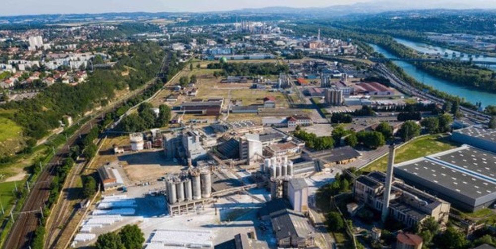 Le chimiste Kem One, qui dispose notamment d'un site à Saint-Fons (Rhône), était empêtré dans une dette de 720 millions d'euros.