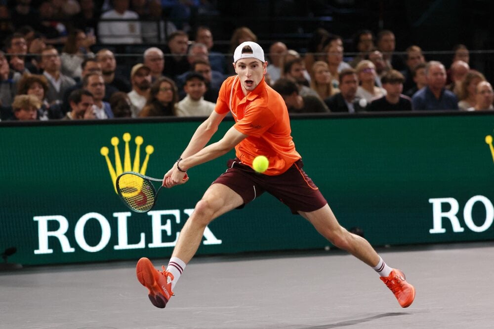 Thierry Larret / Maxppp. Tennis. Rolex Paris Masters. Accorhotels Arena, Paris (75), le 3 Novembre 2024. Finale : Alexander ZVEREV (GER) vs Ugo HUMBERT (FRA). (MaxPPP TagID: maxsportsworldthree357570.jpg) [Photo via MaxPPP] - ROLEX PARIS MASTERS TENNIS...