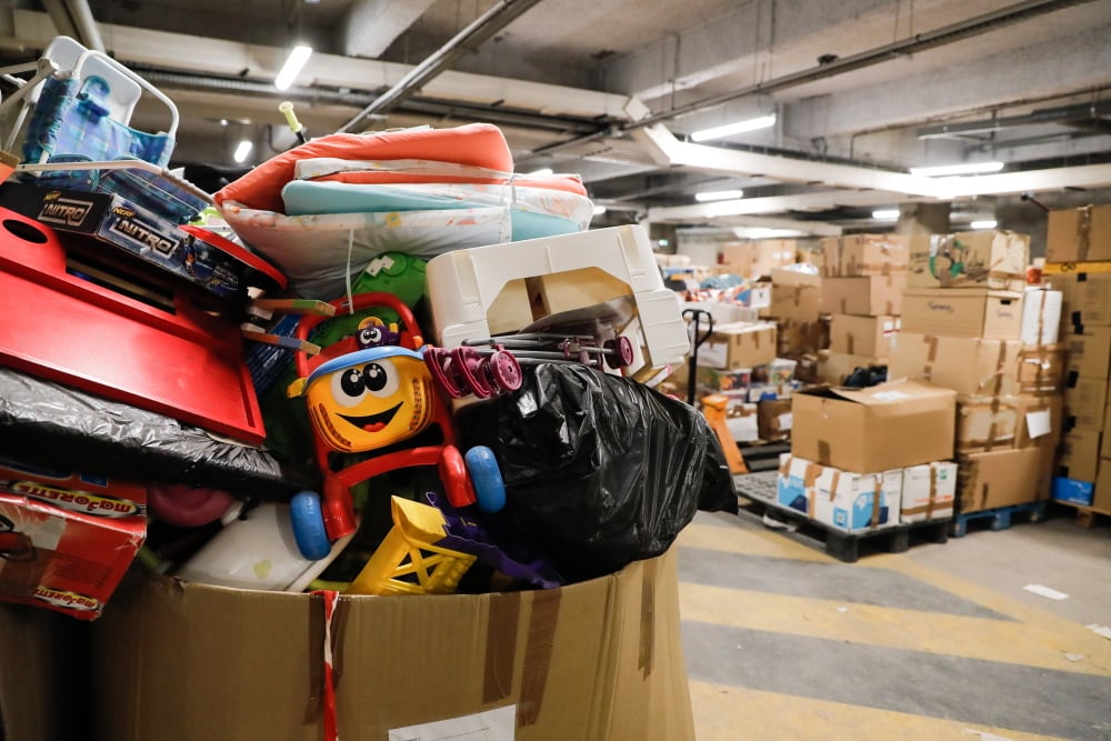 epa10376324 Toys are stored in the warehouse of the association Rejoue, which collects, renovates and resells toys to give them a second life in Vitry sur Seine near Paris, France, 22 December 2022. The associations of recuperation of toys ask a major...