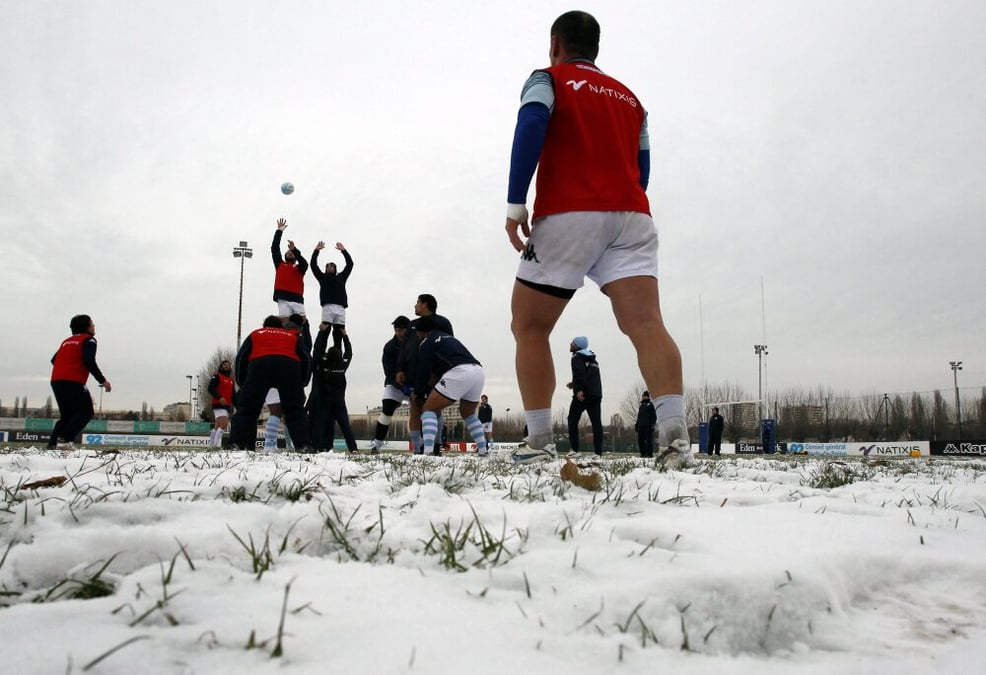 ©PHOTOPQR/LE PARISIEN / MARC MENOU / ANTONY / LE 27/12/10 RUGBY STADE DE LA CROIX DE BERNY TERRAIN ENNEIGE (MaxPPP TagID: maxsportsworldtwo043103.jpg) [Photo via MaxPPP] - ENTRAINEMENT DU METRO RACING