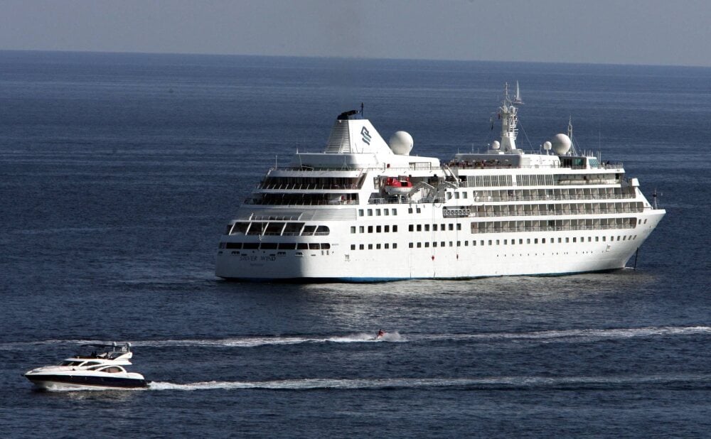 ©PHOTOPQR/NICE MATIN/Franz CHAVAROCHE ; LE 15 01 2011 - ESCALES DE PAQUEBOTS SUR LA COTE D'AZUR ENTRE NICE ET MONACO . (MaxPPP TagID: maxmatinnews158792.jpg) [Photo via MaxPPP] - ESCALES PAQUEBOTS SUR LA COTE D'AZUR