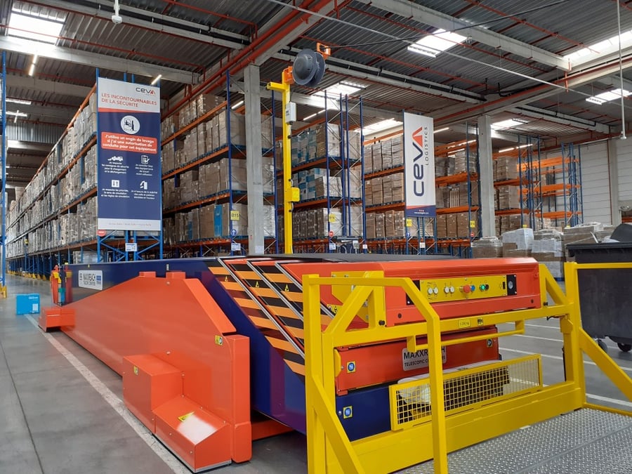 Au niveau mondial, CEVA Logistics compte environ 1.000 entrepôts pour une surface de plus de 12 millions de mètres carrés. En Europe, il opère sur plus de 300 entrepôts en logistique contractuelle, correspondant à près de six millions de mètres carrés...