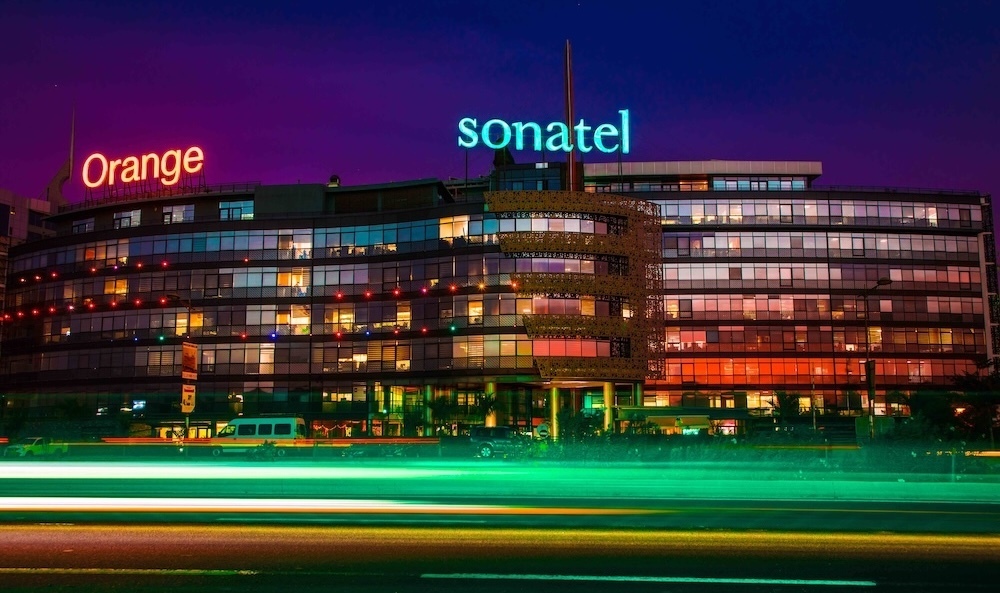Sonatel a massivement investi pour étendre la 4G et la fibre, ce qui a permis d'augmenter de 20 % ses utilisateurs 4G et de 41,7 % ses clients fibre.
