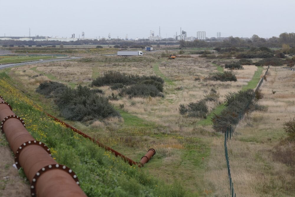 ©PHOTOPQR/VOIX DU NORD/Marc Demeure ; 30/10/2025 ; Loon PLage le 30/10/2025. Emprise fonciere du projet GCA Logisticsl, DLI Sud du Grand Port Maritime. Photo MARC DEMEURE / La Voix du Nord. (MaxPPP TagID: maxnewsspecialtwo387444.jpg) [Photo via MaxPPP]...