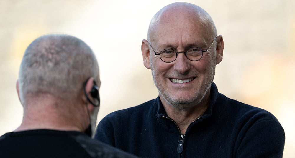 Bernard Laporte, en tant qu’entraîneur, a mené les Bleus deux fois en demi-finale de Coupe du monde (2003 et 2007) et quatre fois au succès dans le Tournoi des Six Nations (2002, 2004, 2006 et 2007).