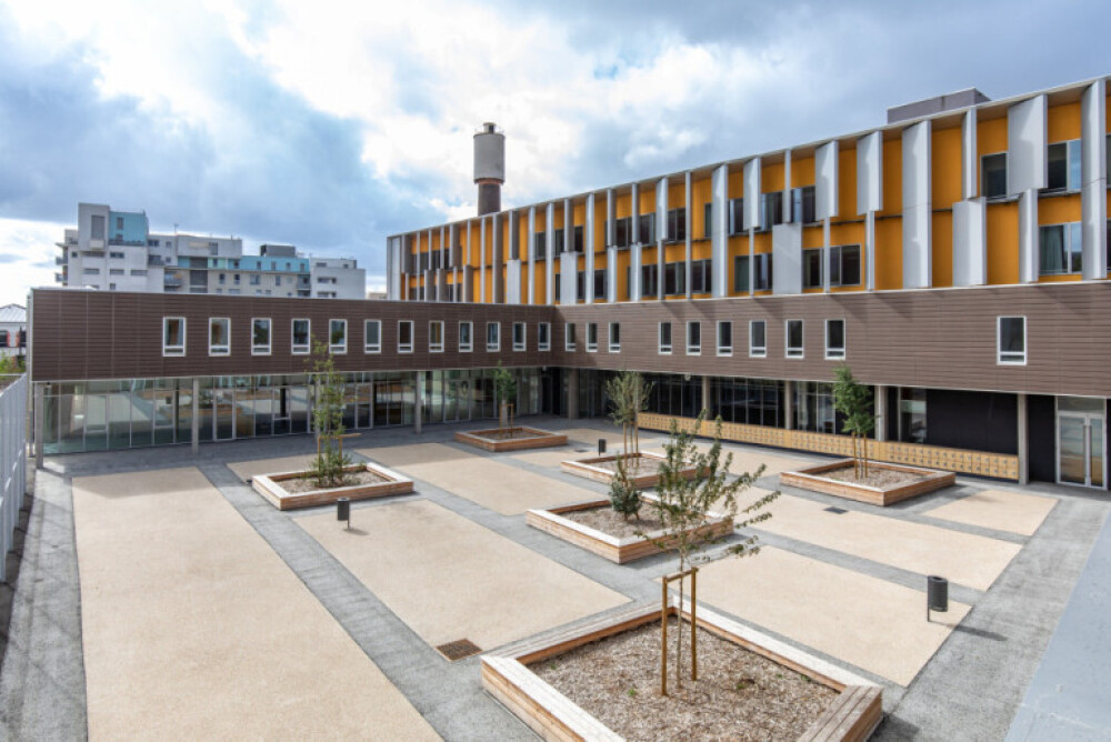 Cour du collège Assia-Djebar à Ivry-sur-Seine - Photo : E. Legrand