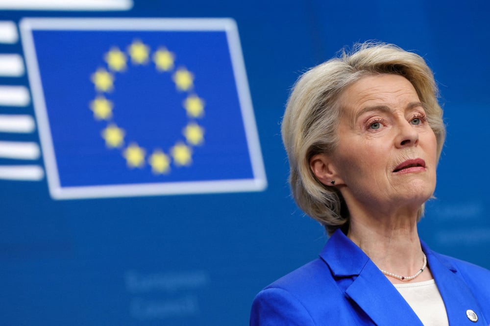 Ursula von der Leyen, la présidente de la Commission européenne, est mise sous pression par les eurodéputés de son propre camp (photo d’archive).