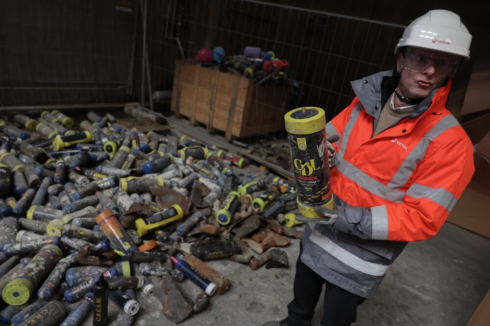 ©PHOTOPQR/VOIX DU NORD/BAZIZ CHIBANE ; 12/08/2024 ; LILLE - Le : 18/02/2025 - L'unite de Valorisation Energetique d'Halluin voit une recrudescence d'explosion de bombone de protoxyde d'azote dans le circuit d'incineration. PHOTO : BAZIZ CHIBANE / LA...