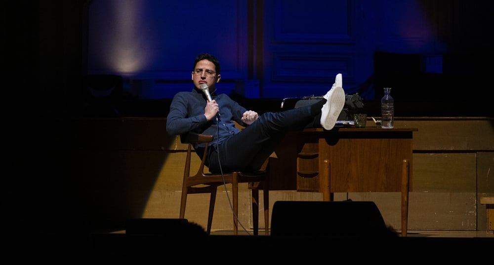 Haroun sur scène avec « Seul(s) », à la salle Gaveau, à Paris, en janvier 2023.