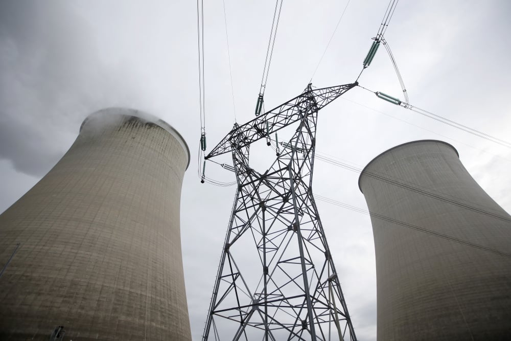 Les CAPN consistent à réserver, à travers un partenariat, une portion de la production du parc atomique à des consommateurs d'électricité professionnels pour une durée de dix à quinze ans, avec des volumes et des coûts qui seraient ensuite fonction des...