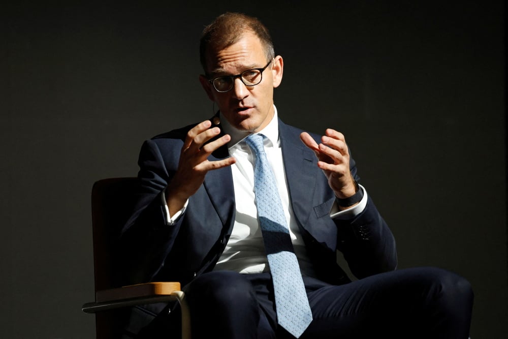 Le milliardaire tchèque Daniel Kretinsky lors d'une conférence à Prague, le 17 octobre 2023.