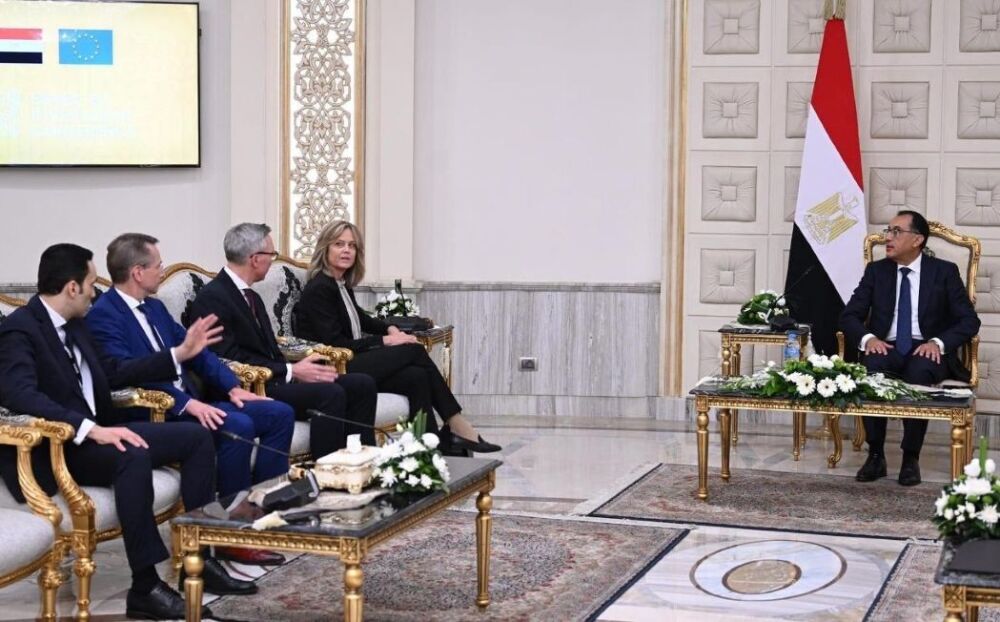 Des représentants de Yara Clean Ammonia et Scatec rencontrent le Premier ministre de l'Égypte Mostafa Madbouly